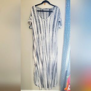 MakeMeChic v-neck, short sleeve dress, size L